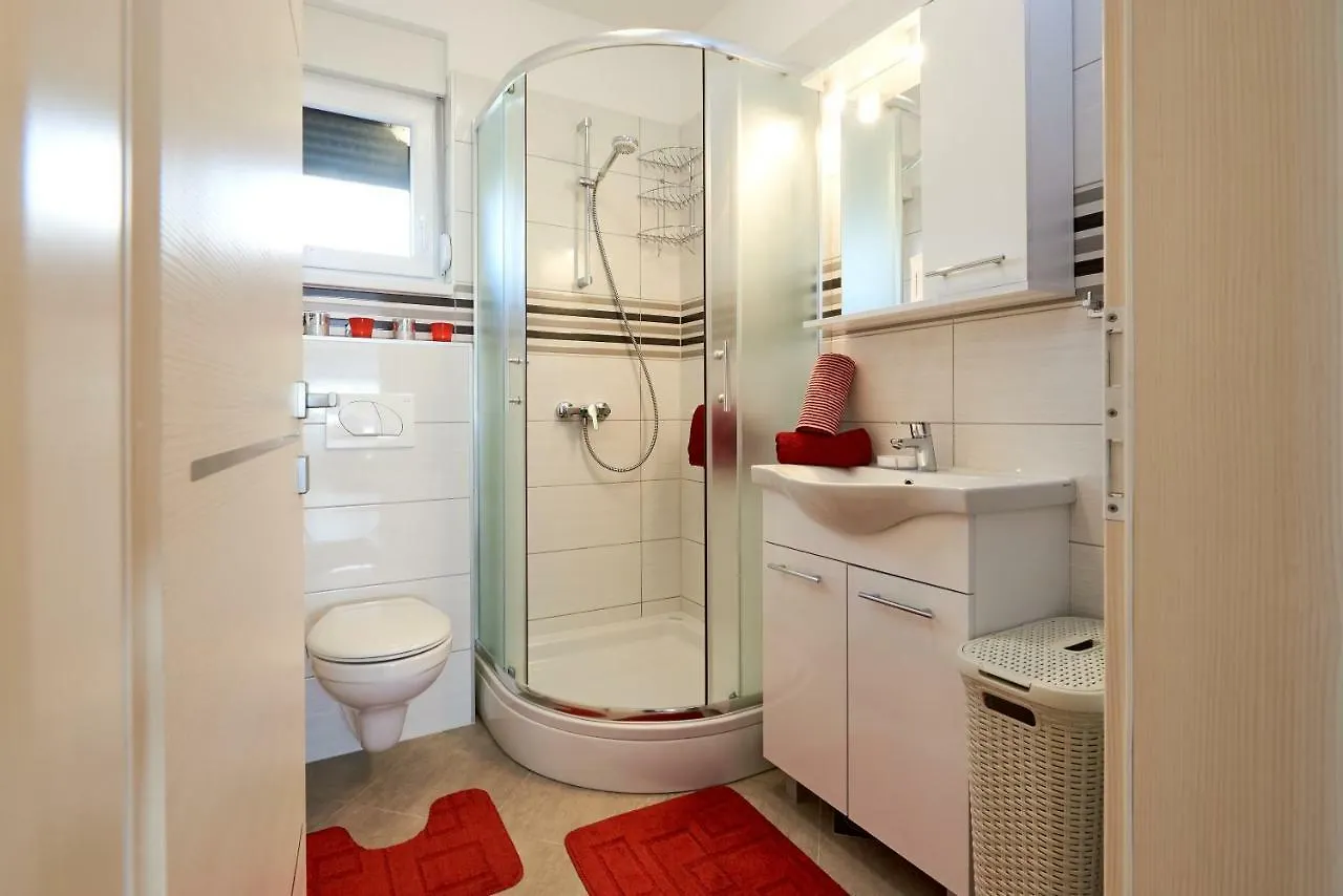 Apartment Misic Trogir 0*,